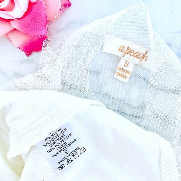 💕Beautiful White Lace Sheer Long Sleeve Top SZ S - Picture 13 of 14